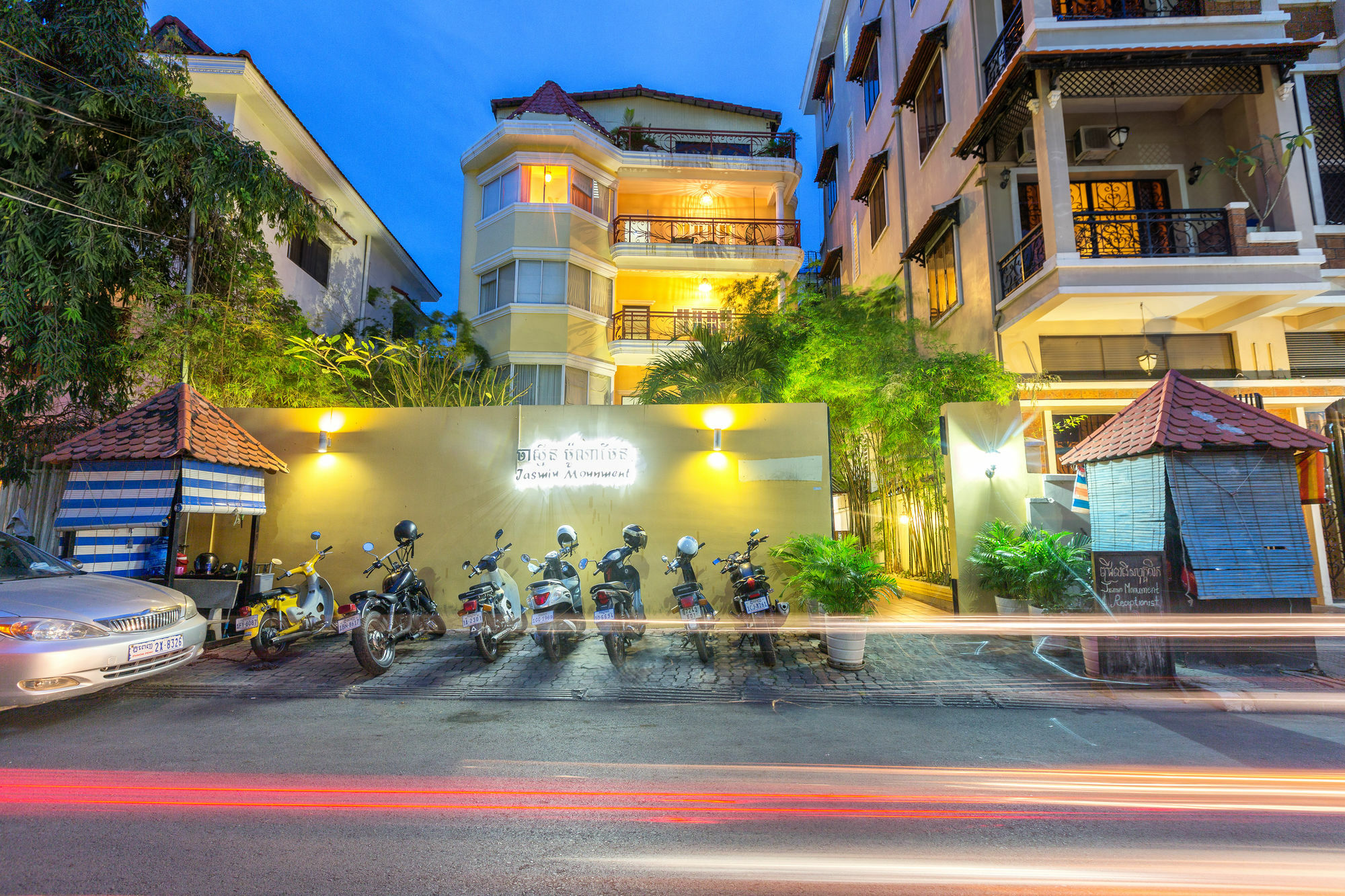 Jasmin Monument Hotel Phnom Penh Exterior photo